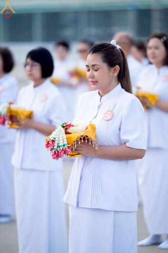 ภาพ No.216909:วันเสาร์ที่ 12 เมษายน พ.ศ. 2568 พิธีเวียนประทักษิณรอบพระมหาธรรมกายเจดีย์  พิธีวันทาเจดีย์ พิธีขอขมาและมอบผ้าไตร ในโครงการอุปสมบทหมู่ บูชาธรรมหลวงพ่อธัมมชโย, โครงการธรรมทายาท ระดับอุดมศึกษา รุ่นที่ 52 ,  โครงการบวชพระนานาชาติ AEC & WAB CEO รุ่นที่ 4 , ณ ว