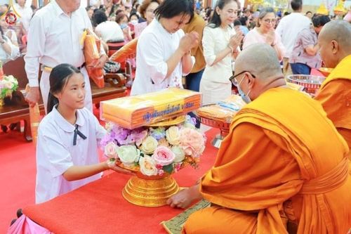 ภาพ No.171652:พิธีทอดกฐิน ณ วัดพลมานีย์ กรุงเทพฯ กฐินสัมฤทธิ์เด็กดี V-Star  โรงเรียนแสงหิรัญ กรุงเทพฯ ในโครงการทอดกฐินสามัคคีทั่วไทย 30,000 วัด บูชาธรรม 80 ปี หลวงพ่อธัมมชโย โดยคณะศิษยานุศิษย์วัดพระธรรมกาย วันที่ 18 ตุลาคม พ.ศ.2567