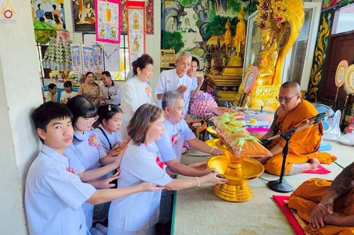 ภาพ No.254407:วันที่ 12 ตุลาคม พ.ศ. 2568 พิธีทอดกฐินสามัคคีทั่วไทย 30,000 วัด โดยคณะศิษยานุศิษย์ บูชาธรรม 81 ปี หลวงพ่อธัมมชโย ณ วัดหอมศีล ตำบลบางพลีน้อย  อำเภอบางบ่อ จังหวัดสมุทรปราการ