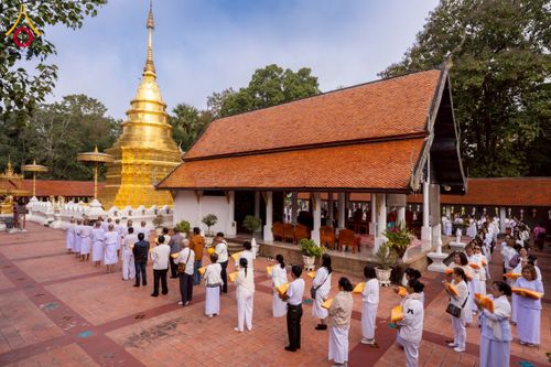 ภาพ No.275820:วันพุธที่ 3 ธันวาคม พ.ศ. 2568 พิธีบรรพชาอุปสมบท โครงการอุปสมบทบูชาธรรมมหาปูชนียาจารย์ ศูนย์อบรม : ศูนย์ส่งเสริมศีลธรรม จ.พะเยา ณ โบราณสถานพระธาตุจอมทอง และ โบสถ์กลางน้ำ วัดพระธาตุศรีโคมคำ อำเภอเมือง จังหวัดพะเยา