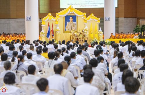 ภาพ No.84285:พิธีเจริญพระพุทธมนต์ ปฏิบัติธรรม เจริญสมาธิภาวนา เพื่อถวายพระพรชัยมงคล และถวายพระราชกุศลแด่พระบาทสมเด็จพระปรเมนทรรามาธิบดีศรีสินทรมหาวชิราลงกรณ พระวชิรเกล้าเจ้าอยู่หัว เนื่องในวันเฉลิมพระชนมพรรษา วันที่ 28 กรกฎาคม พ.ศ. 2566