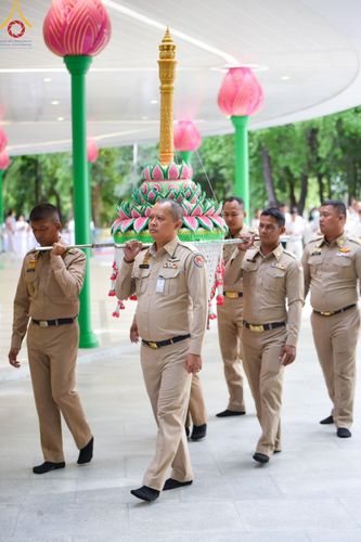 ภาพ No.144574:ชาวอำเภอคลองหลวง จังหวัดปทุมธานี ถวายเทียนพรรษามหามงคล เนื่องในเทศกาลเข้าพรรษา ประจำปี 2567 แด่คณะสงฆ์วัดพระธรรมกาย  วันพฤหัสบดีที่ 18 กรกฎาคม พ.ศ. 2567