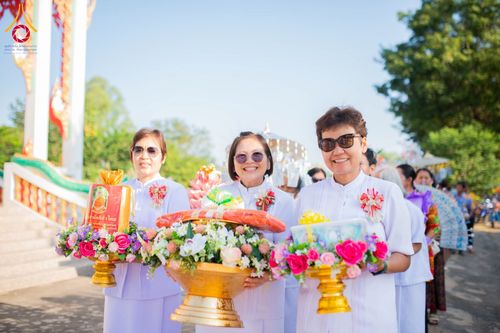 ภาพ No.178458:พิธีทอดกฐิน ณ วัดคลองราษฎ์เจริญ ต.ห้วยยั้ง อ.พรานกระต่าย จ.กำแพงเพชร ในโครงการทอดกฐินสามัคคีทั่วไทย 30,000 วัด บูชาธรรม 80 ปี หลวงพ่อธัมมชโย โดยคณะศิษยานุศิษย์วัดพระธรรมกาย วันที่ 14 พฤศจิกายน พ.ศ. 2567