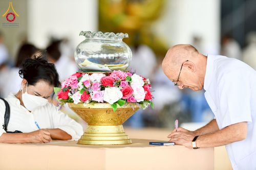 ภาพ No.217085:วันเสาร์ที่ 12 เมษายน พ.ศ. 2568 พิธีบุพเปตพลี ครั้งที่ 162 ร่วมอุทิศบุญแด่หมู่ญาติที่ล่วงลับไปแล้ว และพิธีถวายภัตตาหารเมนูสวรรค์ ณ หอฉันคุณยายอาจารย์ฯ วัดพระธรรมกาย