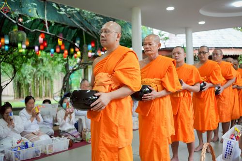 ภาพ No.248226:วันอาทิตย์ที่ 21 กันยายน พ.ศ. 2568 พิธีตักบาตร, พิธีทอดผ้าป่าบำรุงธุดงคสถานล้านนา, พิธีถวายกองทุนการศึกษาพระบาลี, พิธีถวายสลากภัตเป็นสังฆทาน เนื่องในโอกาสครบรอบ 39 ปี ธุดงคสถานล้านนา ณ ธุดงคสถานล้านนา อ.สันทราย จ.เชียงใหม่