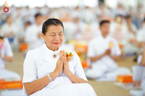 ภาพ No.276417:วันศุกร์ที่ 5 ธันวาคม พ.ศ. 2568 (วันพระ ขึ้น 15 ค่ำ เดือน 1) พิธีบุพเปตพลี ครั้งที่ 175 ร่วมอุทิศบุญแด่หมู่ญาติที่ล่วงลับไปแล้ว และสืบทอดอายุพระพุทธศาสนา ณ หอฉันคุณยายอาจารย์ฯ วัดพระธรรมกาย