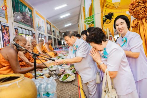 ภาพ No.170069:พิธีทอดกฐิน ณ วัดทุ่งวิจิตร อ.นาดี จ.ปราจีนบุรี ในโครงการกฐินสามัคคีทั่วไทย 30,000 วัด บูชาธรรม 80 ปี หลวงพ่อธัมมชโย โดยคณะศิษยานุศิษย์วัดพระธรรมกาย วันที่ 27 ตุลาคม พ.ศ. 2567