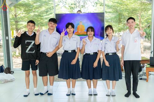 ภาพ No.104825:วันรวมพลังเด็กดี V-star ผู้นำฟื้นฟูศีลธรรมโลก เชียงใหม่ ลำพูน ลำปาง วันที่ 9 ธันวาคม พ.ศ. 2566 ณ ศูนย์ปฏิบัติธรรมดอยหล่อ อ.ดอยหล่อ จ.เชียงใหม่