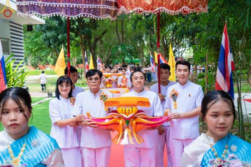 ภาพ No.171303:พิธีทอดกฐินพระนานาชาติเพื่อสร้างทุกสิ่ง  ณ ศูนย์ฝึกอบรมพุทธบุตรนานาชาติ อ.กบินทร์บุรี จ.ปราจีนบุรี วันที่ 27 ตุลาคม พ.ศ. 2567