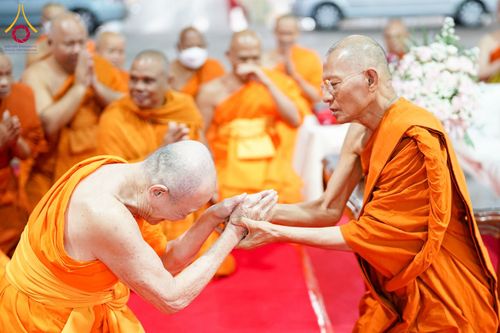 ภาพ No.185210:พิธีถวายมหาสังฆทาน 1,000 วัด ในวาระอายุวัฒนมงคล 84 ปี หลวงพ่อทัตตชีโว วันอาทิตย์ที่ 22 ธันวาคม พ.ศ. 2567 ณ สภาธรรมกายสากล วัดพระธรรมกาย