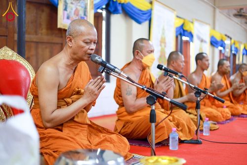 ภาพ No.179014:พิธีทอดกฐิน ณ วัดบางน้ำผึ้งใน อ.พระประแดง จ.สมุทรปราการ ในโครงการกฐินสามัคคีทั่วไทย 30,000 วัด บูชาธรรม 80 ปี หลวงพ่อธัมมชโย โดยคณะศิษยานุศิษย์วัดพระธรรมกาย วันที่ 26 ตุลาคม พ.ศ. 2567