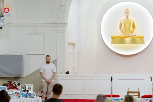 ภาพ No.232625:วันเสาร์ที่ 5 กรกฎาคม พ.ศ. 2568 Candlelight meditation & Vigil พิธีจุดเทียนให้สว่าง สู่ทางสงบ ณ วัดพระธรรมกายนอร์ธสวีเดน