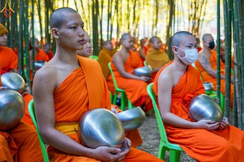 ภาพ No.104960:พิธีตักบาตรพระ ๑,๐๐๐ รูป ฉลองเมืองลำปาง ๑,๓๔๓ ปี วันเสาร์ที่ ๓๐ ธันวาคม พ.ศ. ๒๕๖๖ ณ ศูนย์ปฏิบัติธรรมลำปาง อำเภอเมือง จังหวัดลำปาง