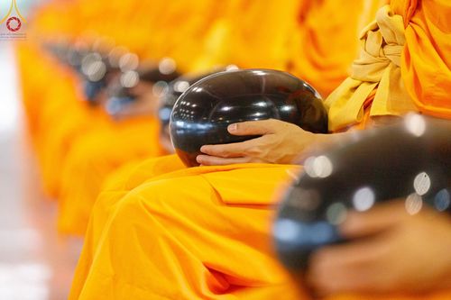 ภาพ No.126474:พิธีตักบาตร ในวันอาทิตย์ต้นเดือนที่ 3 มีนาคม พ.ศ. 2567 ณ บ้านแก้วเรือนทองคุณยายฯ วัดพระธรรมกาย