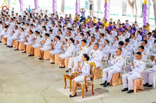 ภาพ No.138920:กิจกรรมเฉลิมพระเกียรติ สมเด็จพระนางเจ้าฯ พระบรมราชินี เนื่องในโอกาสวันเฉลิมพระชนมพรรษา พิธีเจริญพระพุทธมนต์ , ทำบุญตักบาตรพระสงฆ์ ถวายพระราชกุศล , พิธีถวายเครื่องราชสักการะ , และพิธีจุดเทียนถวายพระพรชัยมงคล วันที่ 3 มิถุนายน พ.ศ. 2567 ณ อาคารโถงช้าง วัดพ