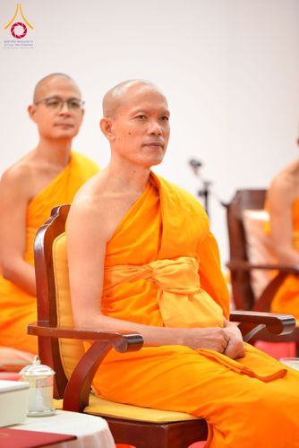 ภาพ No.161626:พิธีรับดวงแก้วนักเรียนบาลี ผู้สมัครสอบในนามวัดพระธรรมกาย วันพุธที่ 2 ตุลาคม พ.ศ. 2567 ณ เทวสภา อาคารร้อยปีคุณยายอาจารย์ฯ วัดพระธรรมกาย จ.ปทุมธานี