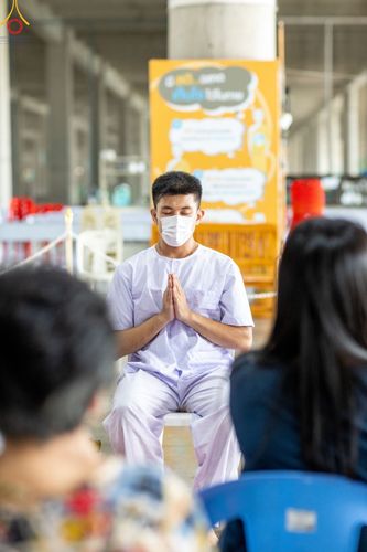 ภาพ No.82478:พิธีปลงผมนาคธรรมทายาท ในโครงการธรรมทายาทระดับอุดมศึกษา รุ่นที่ 50 ภาคฤดูฝน ในวันที่ 10 มิถุนายน พ.ศ. 2566 ณ วัดพระธรรมกาย