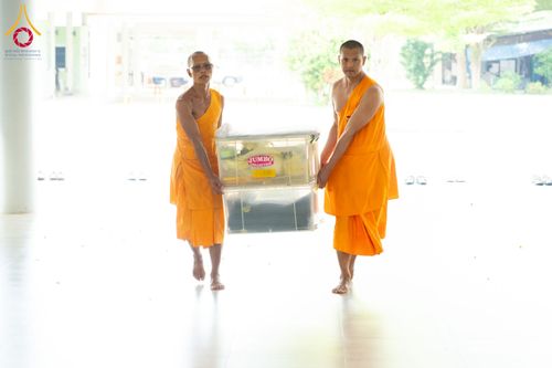 ภาพ No.212389:วันเสาร์ที่ 22 มีนาคม พ.ศ. 2568 พิธีถวายสังฆทานแด่คณะสงฆ์ 323 วัด ปีที่ 21 ครั้งที่ 175 พิธีมอบกองทุนหนุนแรงใจช่วยครูใต้ ปีที่ 18 ครั้งที่ 139 และพิธีทำบุญอุทิศส่วนกุศลให้ผู้วายชนม์ ณ ศูนย์ปฏิบัติธรรมภาคใต้ อำเภอบางกล่ำ จังหวัดสงขลา