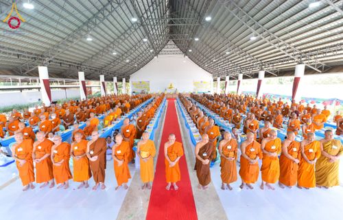 ภาพ No.175534:พิธีถวายมหาสังฆทาน 348 วัด ฉลองครบรอบ 8 ปี ธุดงค์สถานอำนาจเจริญ บูชาธรรม 80 ปี หลวงพ่อธัมมชโย วันที่ 17 พฤศจิกายน พ.ศ. 2567