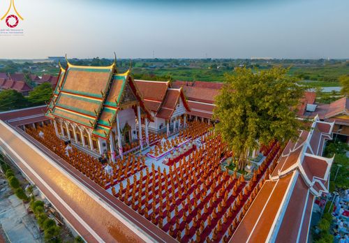 ภาพ No.112129:พิธีจุดประทีปถวายเป็นพุทธบูชา และบูชาธรรมมหาปูชนียาจารย์ พระมงคลเทพมุนี(สด จนฺทสโร) ในโครงการธรรมยาตรา กตัญญูบูชา มหาปูชนียาจารย์ พระมงคลเทพมุนี(สด จนฺทสโร) พระผู้ปราบมาร อนุสรณ์สถาน 7 แห่ง ปีที่ 12 วันที่ 14 มกราคม พ.ศ. 2567 ณ วัดสองพี่น้อง อ.สองพี่น้อง