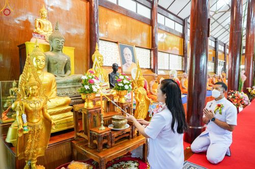 ภาพ No.93493:พิธีทอดกฐินสามัคคีทั่วไทย 5,000 วัด สร้างกุฏิที่พักสงฆ์ และอาคารปฎิบัติธรรม ณ วัดกลางธนรินทร์ ต.บ้านแป้ง อ.พรหมบุรี จ.สิงห์บุรี วันที่ 12 พฤศจิกายน พ.ศ. 2566