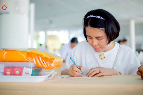 ภาพ No.213228:วันศุกร์ที่ 28 มีนาคม พ.ศ. 2568 (วันพระ แรม 15 ค่ำ เดือน 4) พิธีบุพเปตพลี ครั้งที่ 161 ร่วมอุทิศบุญแด่หมู่ญาติที่ล่วงลับไปแล้ว และสืบทอดอายุพระพุทธศาสนา ณ หอฉันคุณยายอาจารย์ฯ วัดพระธรรมกาย