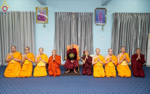 ภาพ No.220062:วันพุธที่ 16 เมษายน พ.ศ. 2568 วัดพระธรรมกายถวายมหาสังฆทาน มอบสิ่งของและทุนทรัพย์กว่า 4 ล้านบาท บรรเทาทุกข์ 181 วัดแผ่นดินไหวเมียนมา