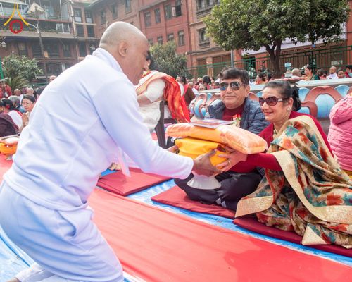 ภาพ No.209728:วันที่ 28 กุมภาพันธ์ พ.ศ.2568 พิธีเปิดโครงการบวชสามเณร พิธีถวายไทยธรรม พิธีขอขมามอบผ้าไตร  ณ เมืองปาตัน ประเทศเนปาล