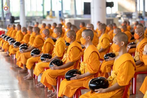 ภาพ No.80785:พิธีตักบาตร , พิธีบูชาข้าวพระในวันอาทิตย์ต้นเดือน วันที่ 7 พฤษภาคม พ.ศ. 2566 ณ วัดพระธรรมกาย