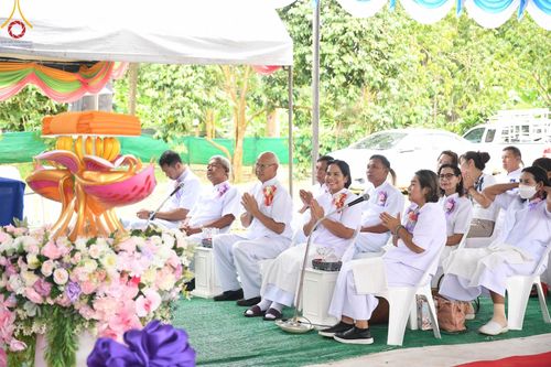 ภาพ No.100501:พิธีทอดกฐินสามัคคี สร้างหอฉันคุณยายอาจารย์ มหารัตนอุบาสิกา จันทร์ ขนนกยูง ณ ศูนย์ปฏิบัติธรรมนานาชาติสะเดา จ.สงขลา วันที่ 25 พฤศจิกายน พ.ศ. 2566