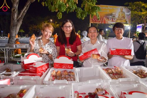 ภาพ No.110963:พิธีถวายภัตตาหารเป็นสังฆทาน แด่คณะพระธรรมยาตราฯ ในโครงการธรรมยาตรา กตัญญูบูชา มหาปูชนียาจารย์ พระมงคลเทพมุนี(สด จนฺทสโร) พระผู้ปราบมาร อนุสรณ์สถาน 7 แห่ง ปีที่ 12 วันที่ 13 มกราคม พ.ศ. 2567 ณ อนุสรณ์สถานมหาวิหารพระมงคลเทพมุนี  (โลตัสแลนด์) อ.สองพี่น้อง จ