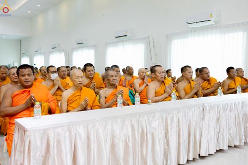 ภาพ No.232902:วันที่ 8  กรกฏาคม พ.ศ. 2568 สัมมนาคณะสงฆ์โซนภาคตะวันตก เพื่อฟื้นฟูพระพุทธศาสนา โครงการทอดกฐิน 30,000 วัดทั่วไทย ประจำปีพุทธศักราช 2568 ณ ศูนย์ปฏิบัติธรรมพระมงคลเทพมุนี อ.สองพี่น้อง จ.สุพรรณบุรี