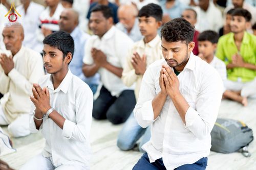 ภาพ No.231001:วันที่ 1 กรกฎาคม พ.ศ. 2568 โครงการบรรพชาสามเณร 300 รูป ถวายเป็นพุทธบูชา  วันอาสาฬหบูชา ณ จุดกำเนิดพระรัตนตรัย  ต้นแหล่งธัมมจักกัปปวัตตนสูตร เมืองพาราณสี  สารนาถ ประเทศอินเดีย