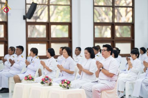 ภาพ No.194718:พิธีเจริญพระพุทธมนต์ และทำบุญตักบาตร ถวายพระราชกุศล แด่พระบาทสมเด็จพระเจ้าอยู่หัว เนื่องในโอกาสพระราชพิธีสมมงคล พระชนมายุเท่าพระบาทสมเด็จพระพุทธยอดฟ้าจุฬาโลกมหาราช สมเด็จพระปฐมบรมกษัตริยาธิราชแห่งพระราชวงศ์จักรี พุทธศักราช 2568 วันที่ 14 มกราคม พ.ศ. 2568