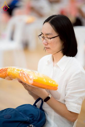 ภาพ No.270561:วันอาทิตย์ที่ 16 พฤศจิกายน พ.ศ. 2568 ถวายกองทุนโครงการอุปสมบทหมู่ 3,000 รูปทั่วไทย  รุ่นบูชาธรรมมหาปูชนียาจารย์ ณ ห้องแก้วสารพัดนึก 2 สภาธรรมกายสากล วัดพระธรรมกาย