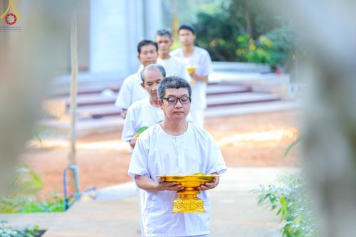 ภาพ No.180340:พิธีตัดปอยผม ปลงผม นาคธรรมทายาท ในโครงการบรรพชาอุปสมบทหมู่ บูชาธรรมมหาปูชนียาจารย์ 2567  วันที่ 4 ธันวาคม พ.ศ. 2567 ณ ศูนย์ปฏิบัติธรรมแก้วภูเรือ จ.เลย
