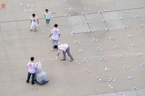 ภาพ No.240937:วันพุธที่ 27 สิงหาคม พ.ศ. 2568 พิธีจุดประทีป ในวันธรรมชัย ณ วัดพระธรรมกาย