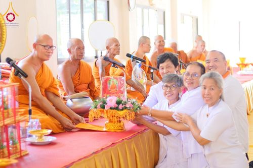 ภาพ No.181917:พิธีทอดกฐิน ณ วัดเขาราบกุตราช จ.ลพบุรี ในโครงการทอดกฐินสามัคคีทั่วไทย 30,000 วัด บูชาธรรม 80 ปี หลวงพ่อธัมมชโย โดยคณะศิษยานุศิษย์วัดพระธรรมกาย วันที่ 2 พฤศจิกายน พ.ศ. 2567