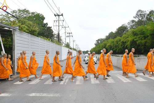 ภาพ No.169725:พิธีถวายภัตตาหารเมนูสวรรค์ "เพื่อการบรรลุธรรม" เนื่องในวันลอยกระทง (ขึ้น 15 ค่ำ เดือน 12) วันศุกร์ที่ 15 พฤศจิกายน พ.ศ. 2567 ณ หอฉันคุณยายอาจารย์ฯ วัดพระธรรมกาย