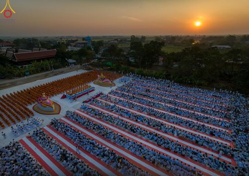 ภาพ No.112659:พิธีตักบาตรพระธรรมยาตราฯ ณ วัดสองพี่น้อง จ.สุพรรณบุรี วันที่ 15 มกราคม พ.ศ. 2567