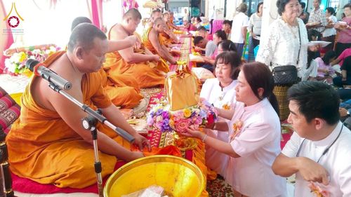 ภาพ No.183726:พิธีทอดกฐิน ณ วัดโคกพนมดี จ.ปราจีนบุรี ในโครงการทอดกฐินสามัคคีทั่วไทย 30,000 วัด บูชาธรรม 80 ปี หลวงพ่อธัมมชโย โดยคณะศิษยานุศิษย์วัดพระธรรมกาย วันที่ 10 พฤศจิกายน พ.ศ. 2567