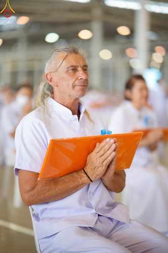 ภาพ No.99747:พิธีทอดผ้าป่า ต้นสมบัติจักรพรรดิ ในวันอาทิตย์ที่ 3 ธันวาคม พ.ศ. 2566 ณ สภาธรรมกายสากล วัดพระธรรมกาย จ.ปทุมธานี