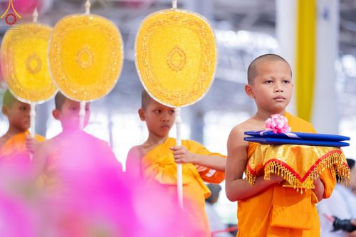 ภาพ No.153154:พิธีมุทิตาสักการะ พระภิกษุ-สามเณร ผู้สอบไล่ได้เปรียญธรรม ประโยค 1-2 ถึงประโยค ป.ธ.9 และบาลีศึกษา ประโยค1-2 ถึง บ.ศ.9 , พิธีมอบดวงแก้วสามเณรผู้ทรงบาลีไวยากรณ์ วัดพระธรรมกาย และ ศูนย์ส่งเสริมศีลธรรมในประเทศและต่างประเทศ วันอาทิตย์ที่ 8 กันยายน พ.ศ.2567