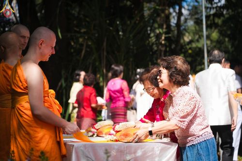 ภาพ No.94584:พิธีทอดกฐินสามัคคีทั่วไทย 5,000 วัด วัดป่านานาชาติม่อนอังเกตุ ณ ธรรมสถานนานาชาติป่าแป๋ อ.แม่แตง จ.เชียงใหม่ วันที่ 13 พฤศจิกายน พ.ศ. 2566