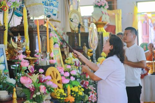 ภาพ No.179444:พิธีทอดกฐิน ณ วัดฉิมพลีสุทธาวาส นนทบุรี ในโครงการกฐินสามัคคีทั่วไทย 30,000 วัด บูชาธรรม 80 ปี หลวงพ่อธัมมชโย โดยคณะศิษยานุศิษย์วัดพระธรรมกาย วันที่ 26 ตุลาคม พ.ศ. 2567