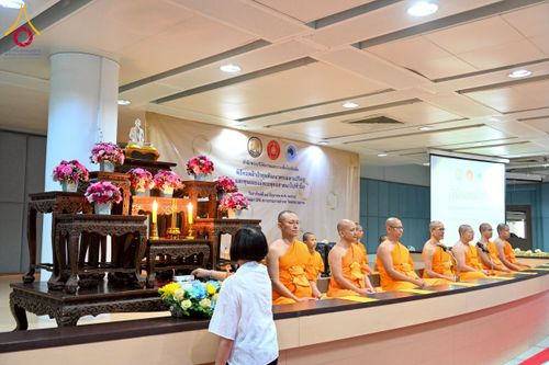 ภาพ No.229019:วันอาทิตย์ที่ 15 มิถุนายน พ.ศ. 2568 พิธีทอดผ้าป่าทุนพัฒนาพระมหาเปรียญ และทุนเผยแผ่พระพุทธศาสนาไปทั่วโลก ณ ห้องสัมมนา SPD สภาธรรมกายสากล วัดพระธรรมกาย