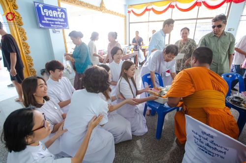 ภาพ No.175142:พิธีทอดกฐิน วัดโบสถ์อินทราราม ต.หัวรอ จ.พระนครศรีอยุธยา ในโครงการกฐินสามัคคีทั่วไทย 30,000 วัด บูชาธรรม 80 ปี หลวงพ่อธัมมชโย โดยคณะศิษยานุศิษย์วัดพระธรรมกาย วันที่ 10 พฤศจิกายน พ.ศ. 2567