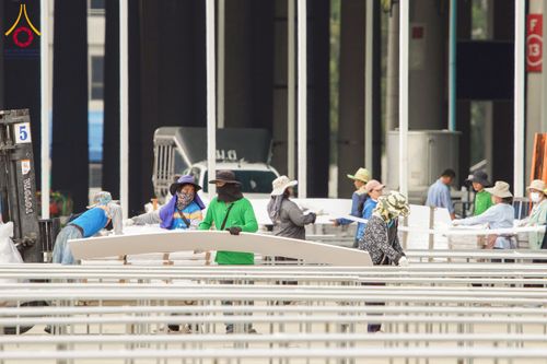 ภาพ No.217583:วันที่ 2-14 เมษายน พ.ศ. 2568 เจ้าหน้าที่เตรียมงานวันคุ้มครองโลก ชุดที่ 1 วัดพระธรรมกาย จ.ปทุมธานี