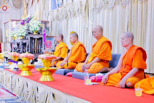 ภาพ No.171290:พิธีทอดกฐิน ณ วัดบัวโรย อ.บางเสาธง จ.สมุทรปราการ ในโครงการกฐินสามัคคีทั่วไทย 30,000 วัด บูชาธรรม 80 ปี หลวงพ่อธัมมชโย โดยคณะศิษยานุศิษย์วัดพระธรรมกาย วันที่ 27 ตุลาคม พ.ศ. 2567