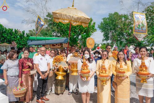 ภาพ No.165889:พิธีทอดกฐิน ณ วัดเขาตะแบก อ.ศรีราชา จ.ชลบุรี ในโครงการกฐินสามัคคีทั่วไทย 30,000 วัด บูชาธรรม 80 ปี หลวงพ่อธัมมชโย โดยคณะศิษยานุศิษย์วัดพระธรรมกาย วันที่ 20 ตุลาคม พ.ศ. 2567